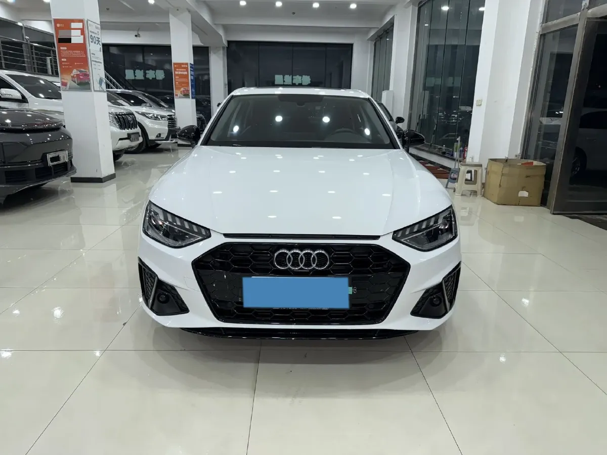 2023 Audi A4L 2.0T 190HP L4 7DCT,autocango,china used car exporter,china ev exporter,chinese used car exporter,chinese used ev exporter
