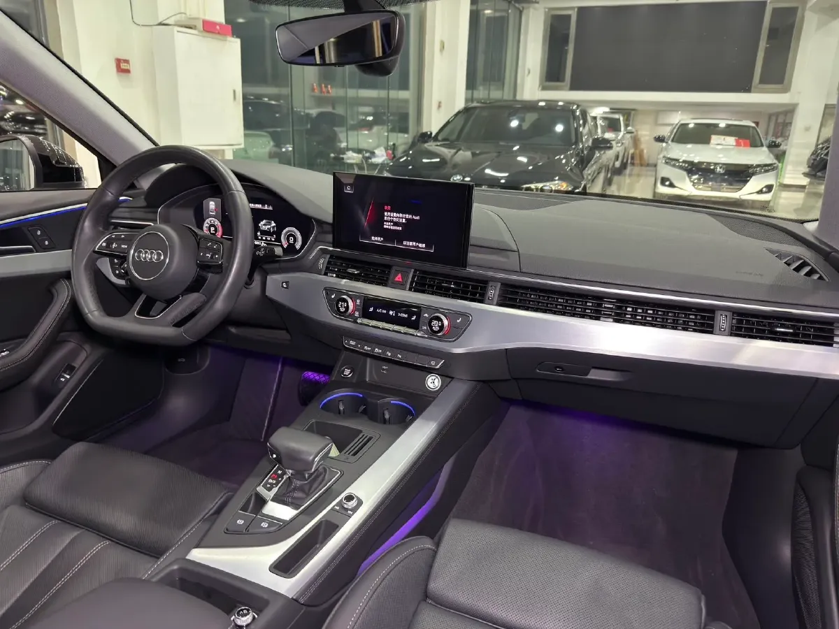 2023 Audi A4L 2.0T 190HP L4 7DCT,autocango,china used car exporter,china ev exporter,chinese used car exporter,chinese used ev exporter