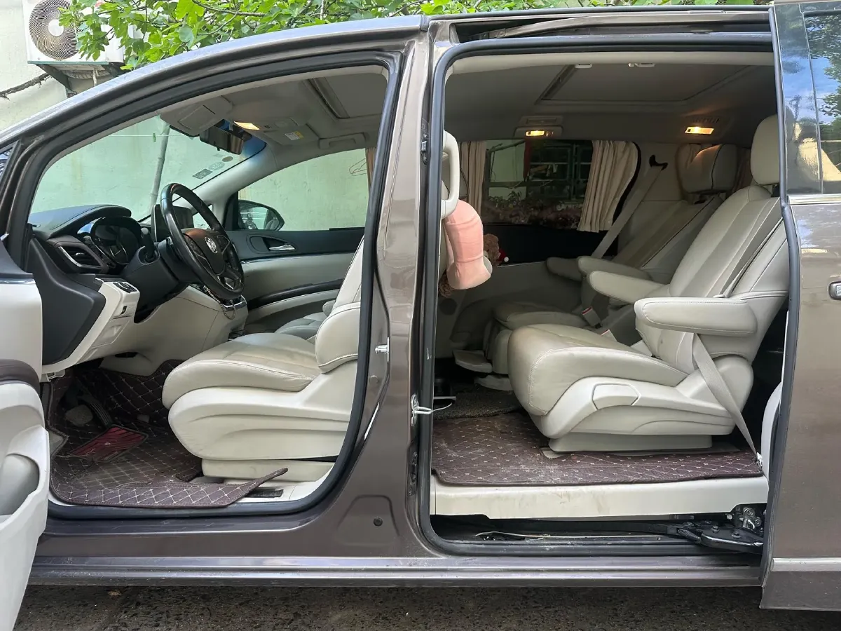 2021 Buick GL8 2.0T 237HP L4 9AT,autocango,china used car exporter,china ev exporter,chinese used car exporter,chinese used ev exporter