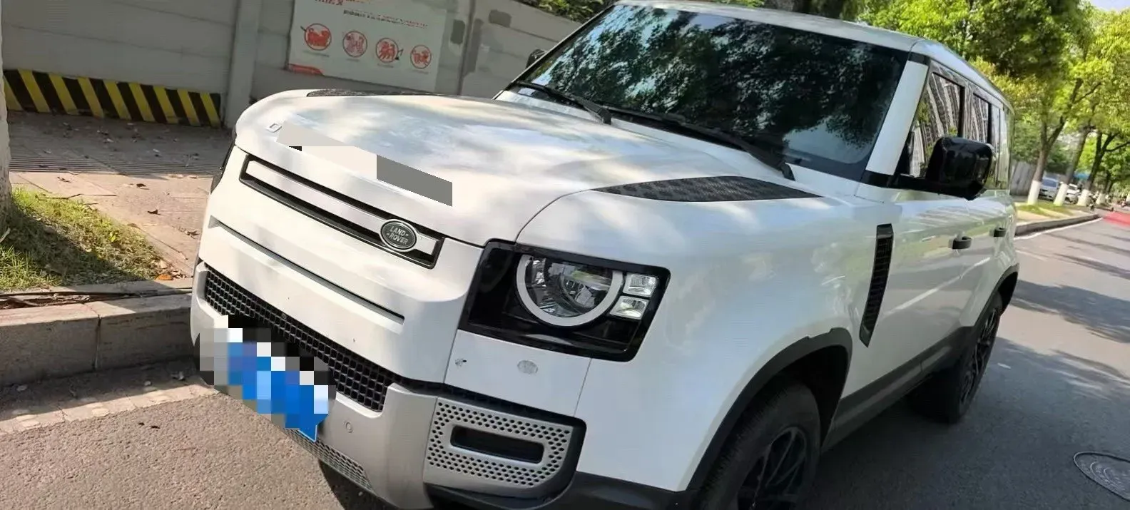 2022 Land Rover Defender 2.0T 300HP L4 8AT,autocango,china used car exporter,china ev exporter,chinese used car exporter,chinese used ev exporter