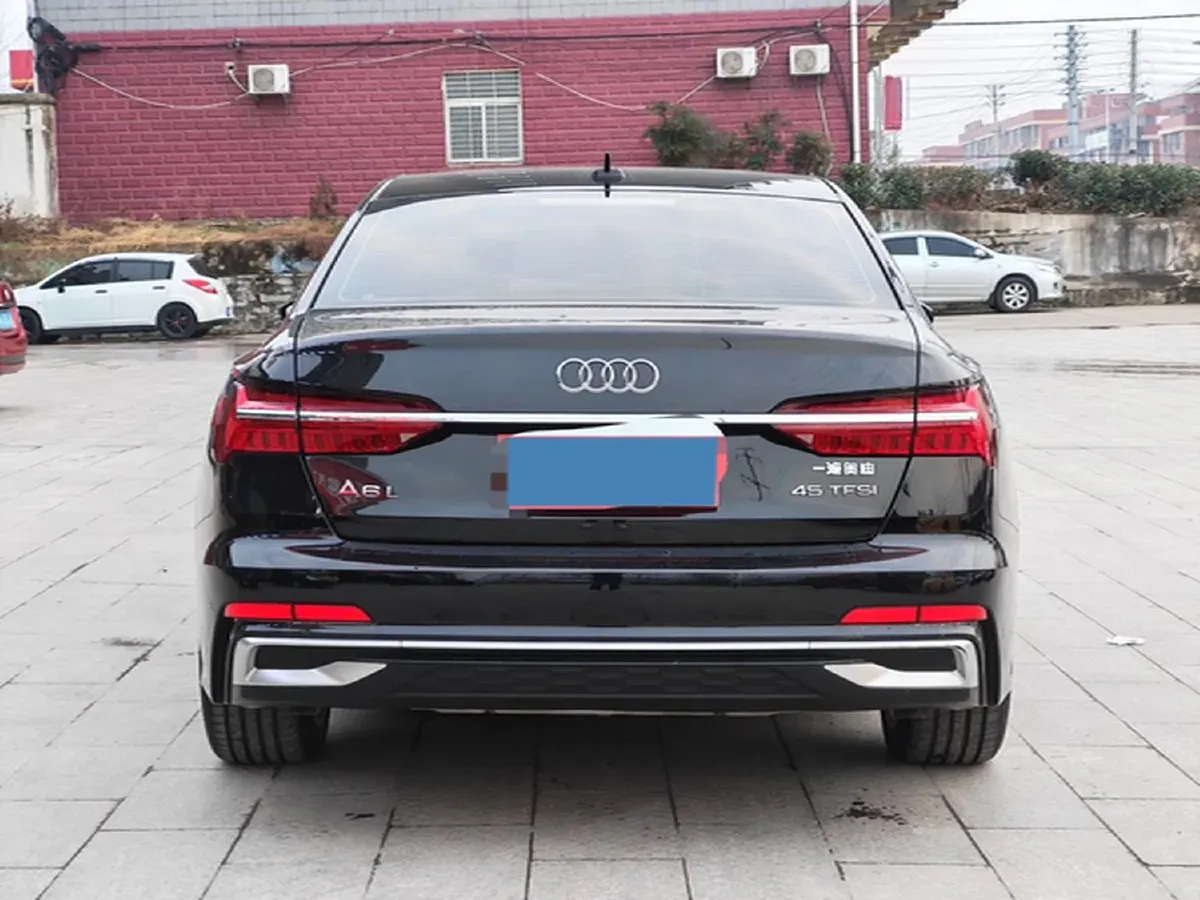 2024 Audi A6L 2.0T 245HP L4 7DCT,autocango,china used car exporter,china ev exporter,chinese used car exporter,chinese used ev exporter