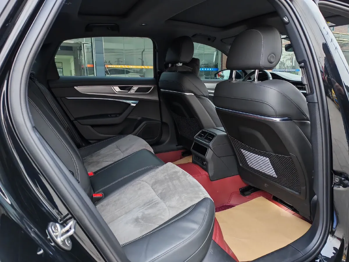 2024 Audi A6L 2.0T 245HP L4 7DCT,autocango,china used car exporter,china ev exporter,chinese used car exporter,chinese used ev exporter