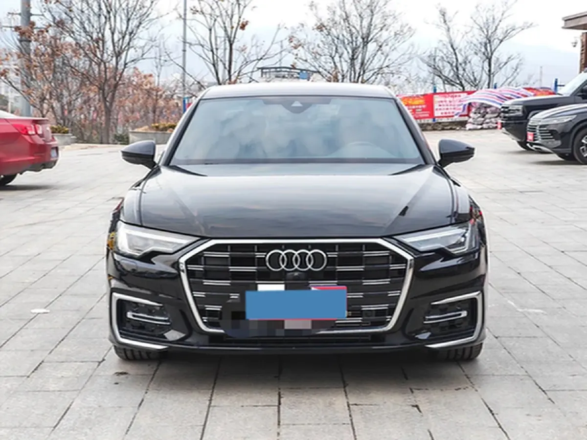 2024 Audi A6L 2.0T 245HP L4 7DCT,autocango,china used car exporter,china ev exporter,chinese used car exporter,chinese used ev exporter