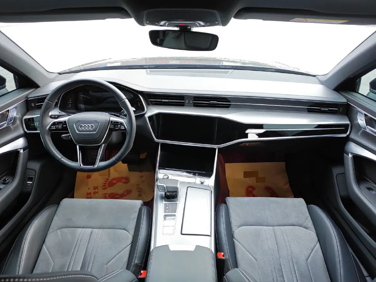 2024 Audi A6L 2.0T 245HP L4 7DCT,autocango,china used car exporter,china ev exporter,chinese used car exporter,chinese used ev exporter