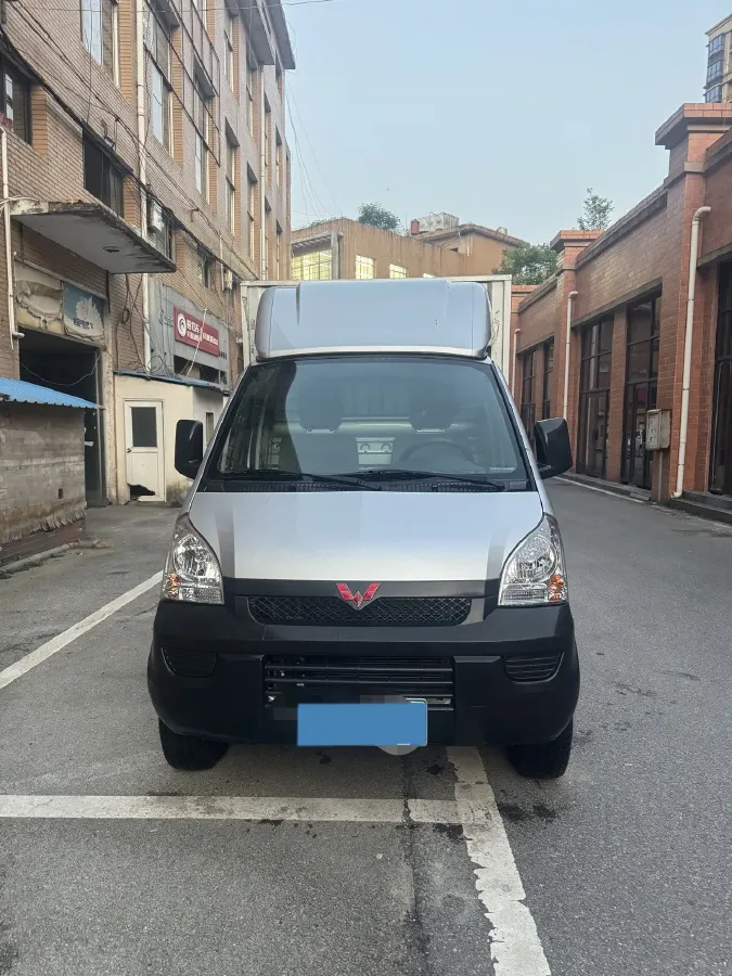 2021 WuLing RongGuang Mini Truck 1.5L 99HP L4 5MT,autocango,china used car exporter,china ev exporter,chinese used car exporter,chinese used ev exporter