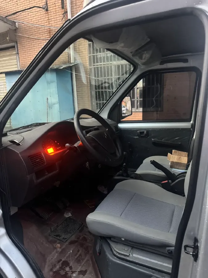 2021 WuLing RongGuang Mini Truck 1.5L 99HP L4 5MT,autocango,china used car exporter,china ev exporter,chinese used car exporter,chinese used ev exporter