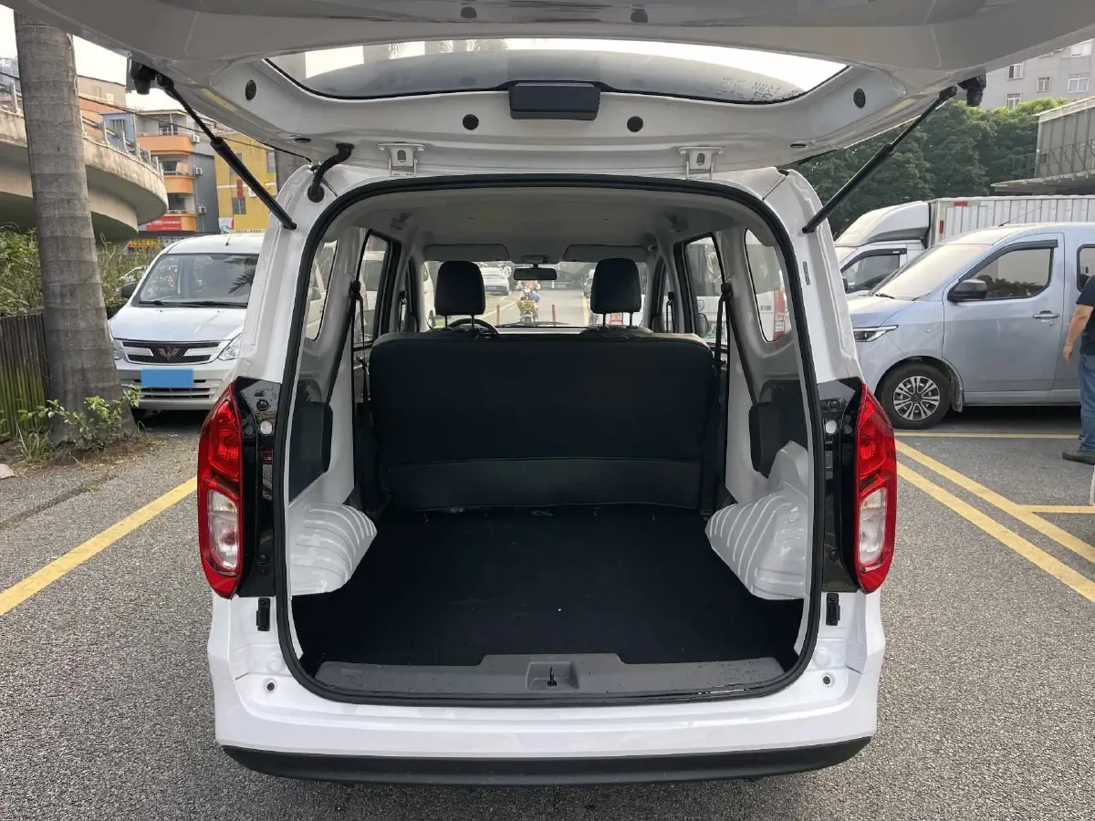 2025 WuLing HongGuang New Energy REEV 99HP REEV,autocango,china used car exporter,china ev exporter,chinese used car exporter,chinese used ev exporter