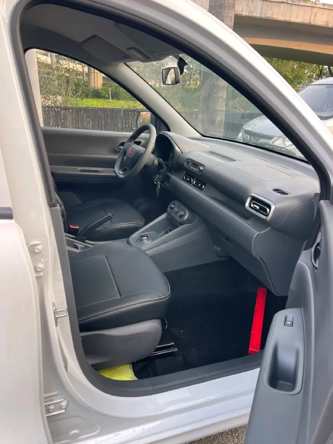 2025 WuLing HongGuang New Energy REEV 99HP REEV,autocango,china used car exporter,china ev exporter,chinese used car exporter,chinese used ev exporter