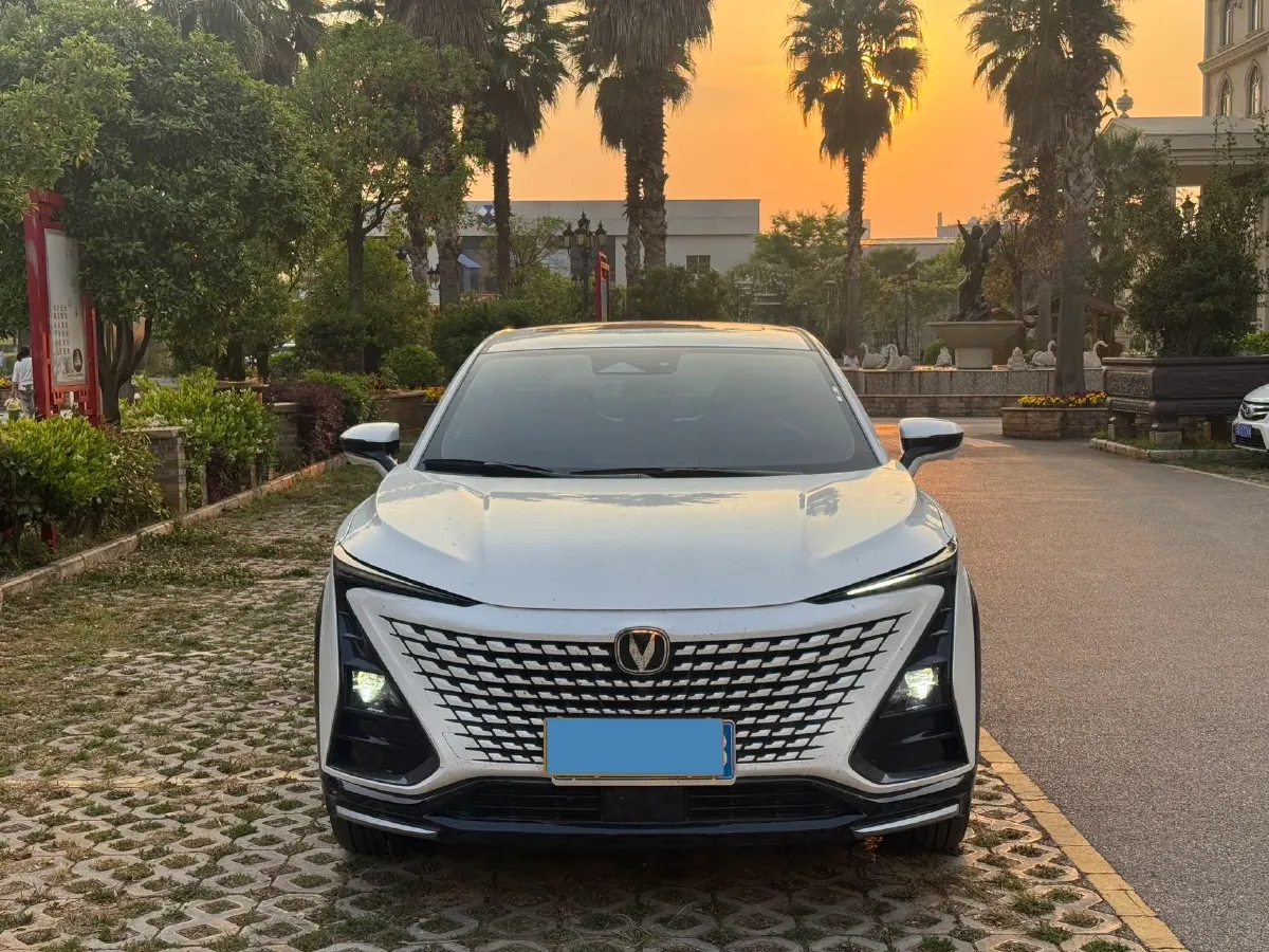 2023 ChangAn UNI-T 1.5T 188HP L4 7DCT,autocango,china used car exporter,china ev exporter,chinese used car exporter,chinese used ev exporter