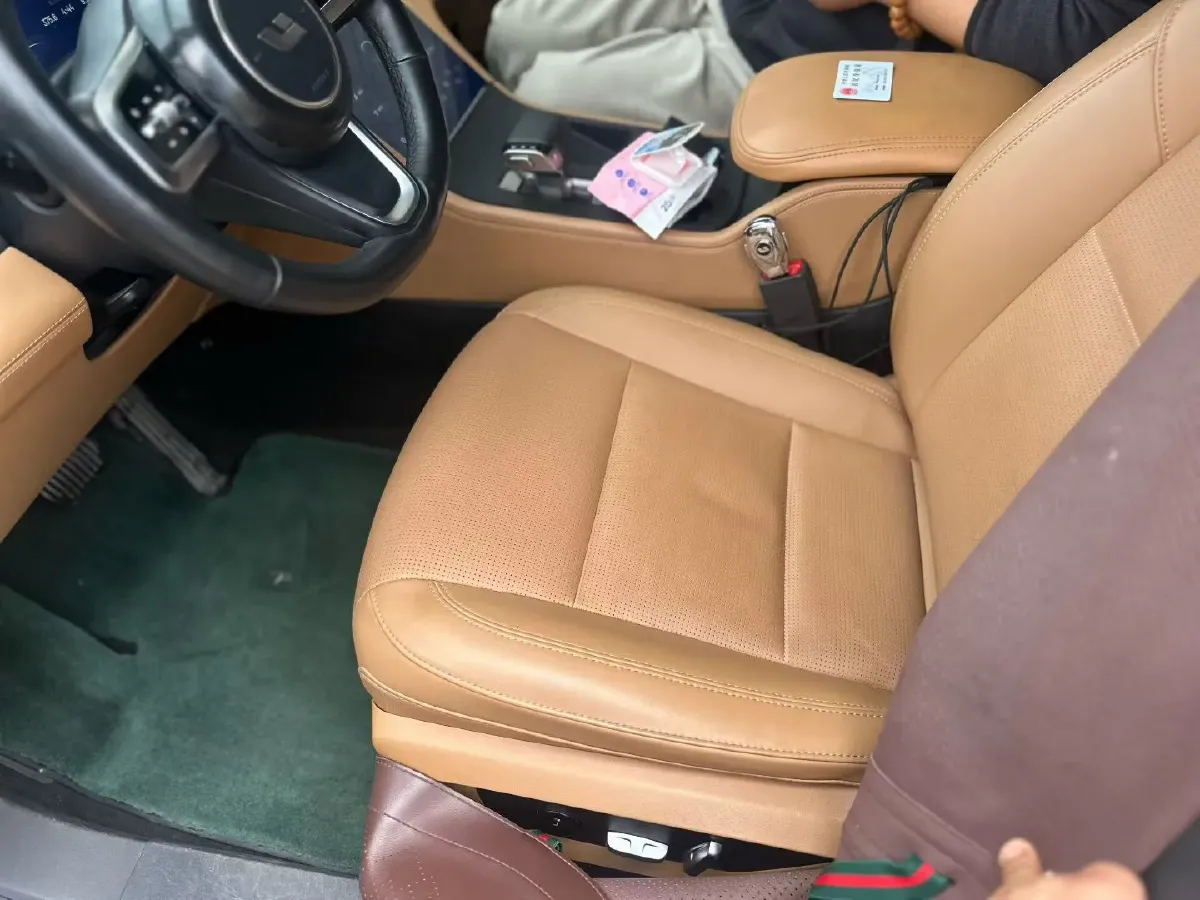 2021 Li ONE Range Extended 131HP REEV 40.5KWH,autocango,china used car exporter,china ev exporter,chinese used car exporter,chinese used ev exporter