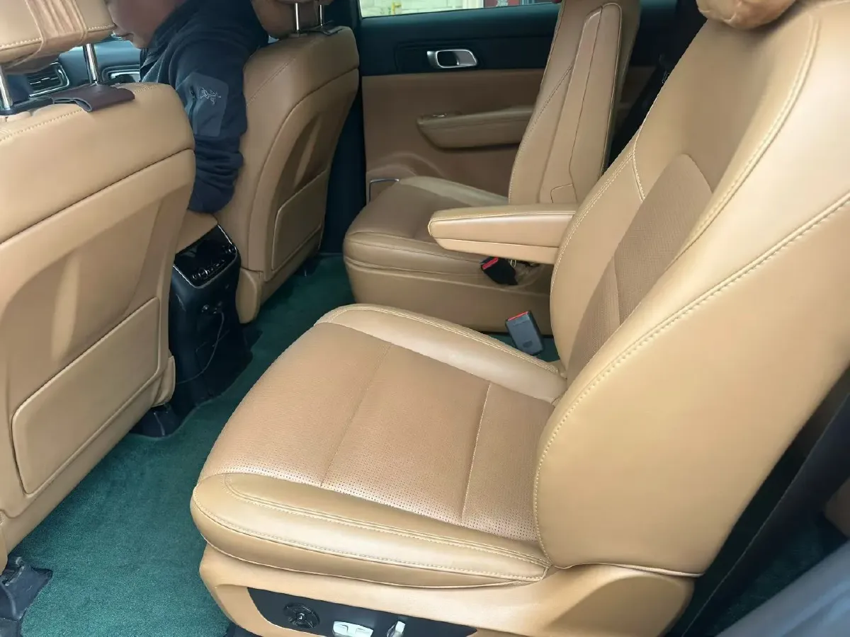 2021 Li ONE Range Extended 131HP REEV 40.5KWH,autocango,china used car exporter,china ev exporter,chinese used car exporter,chinese used ev exporter