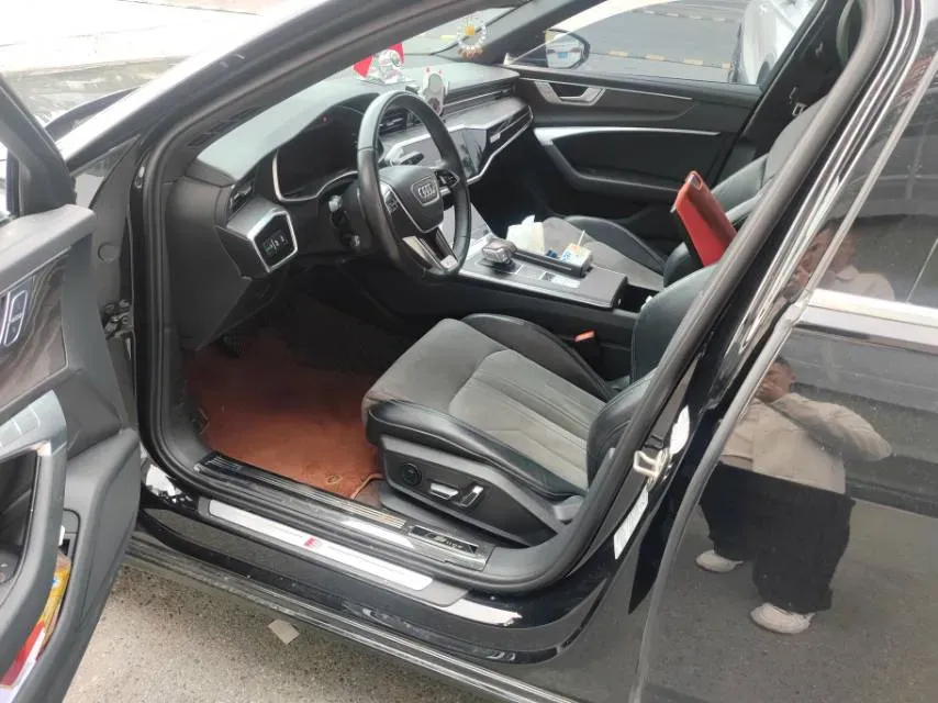 2023 Audi A6L 2.0T 245HP L4 7DCT,autocango,china used car exporter,china ev exporter,chinese used car exporter,chinese used ev exporter