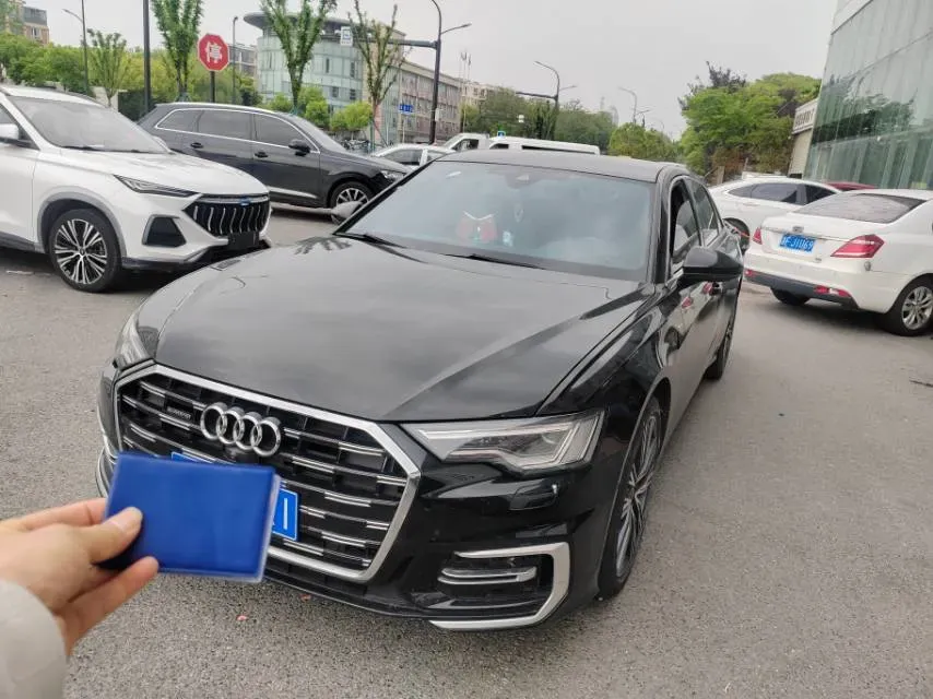 2023 Audi A6L 2.0T 245HP L4 7DCT,autocango,china used car exporter,china ev exporter,chinese used car exporter,chinese used ev exporter