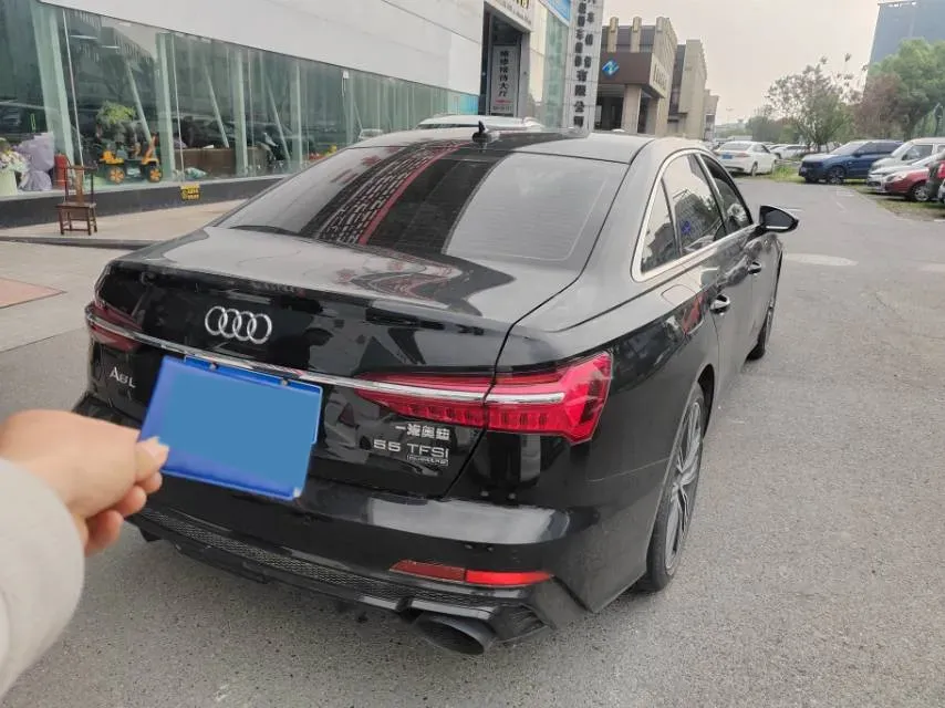 2023 Audi A6L 2.0T 245HP L4 7DCT,autocango,china used car exporter,china ev exporter,chinese used car exporter,chinese used ev exporter