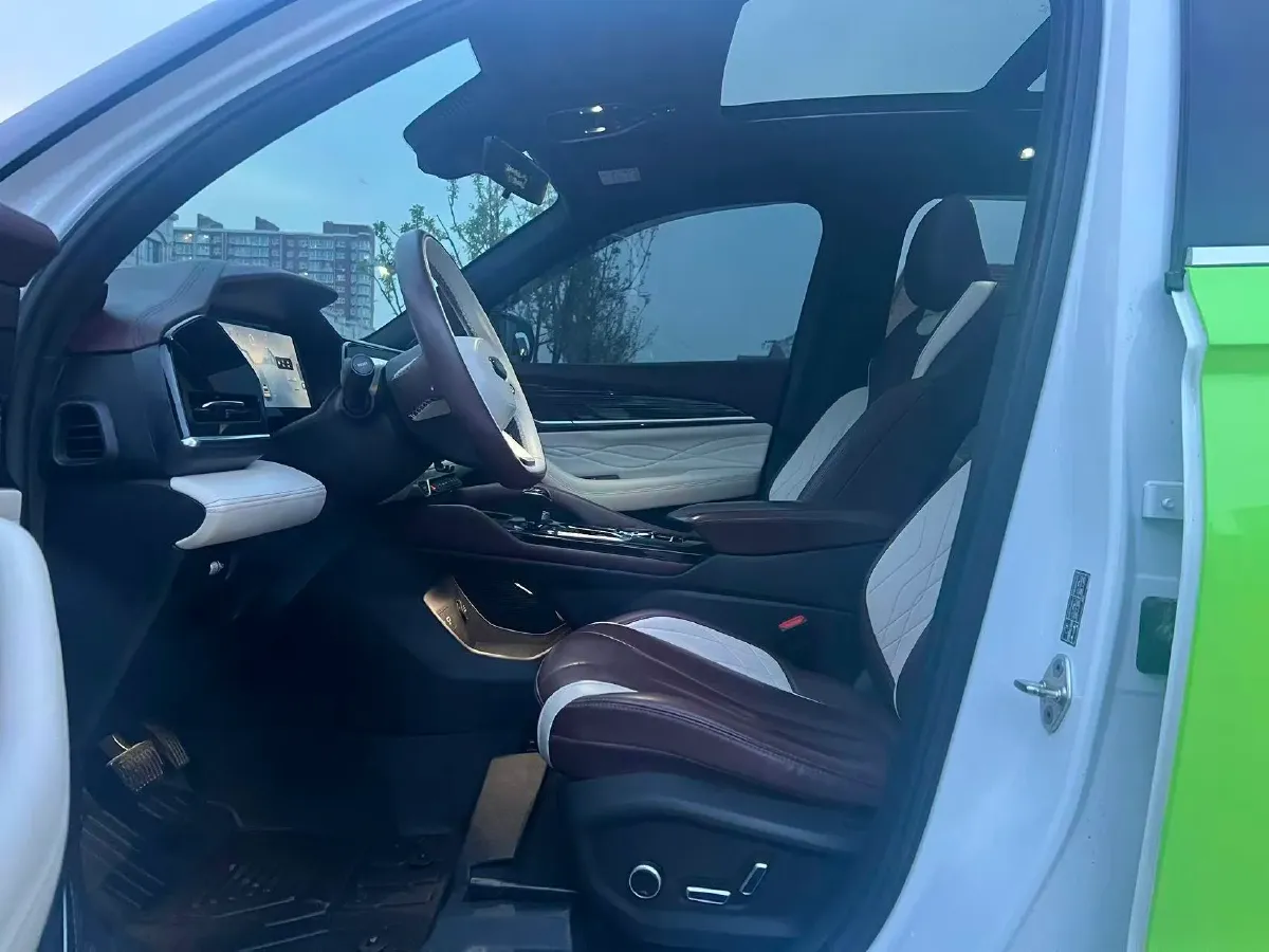 2021 Geely Monjaro 2.0T 218HP L4 7DCT,autocango,china used car exporter,china ev exporter,chinese used car exporter,chinese used ev exporter