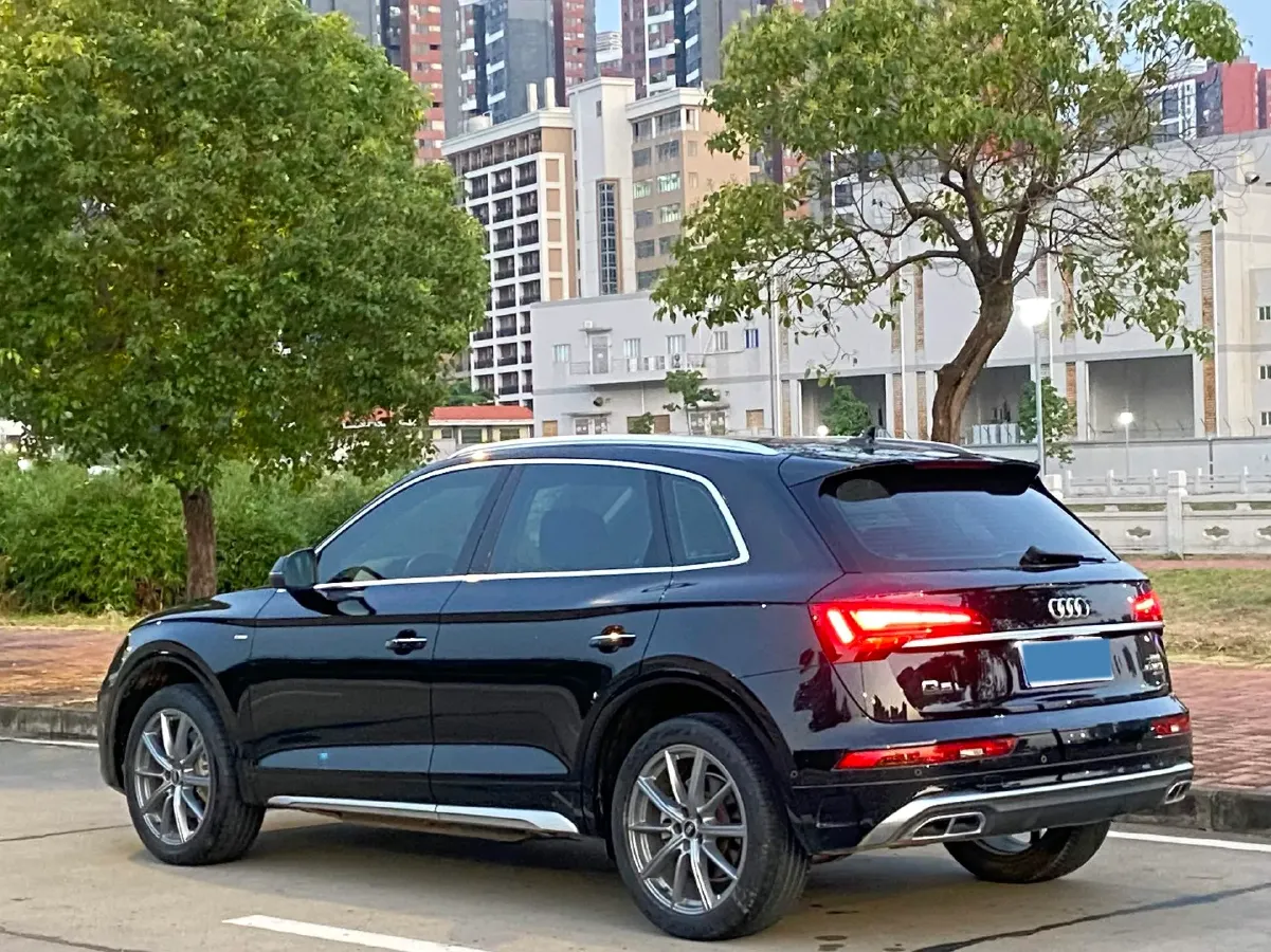 2022 Audi Q5L 2.0T 190HP L4 7DCT,autocango,china used car exporter,china ev exporter,chinese used car exporter,chinese used ev exporter
