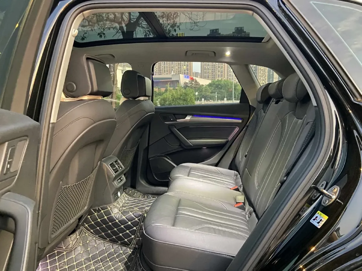 2022 Audi Q5L 2.0T 190HP L4 7DCT,autocango,china used car exporter,china ev exporter,chinese used car exporter,chinese used ev exporter