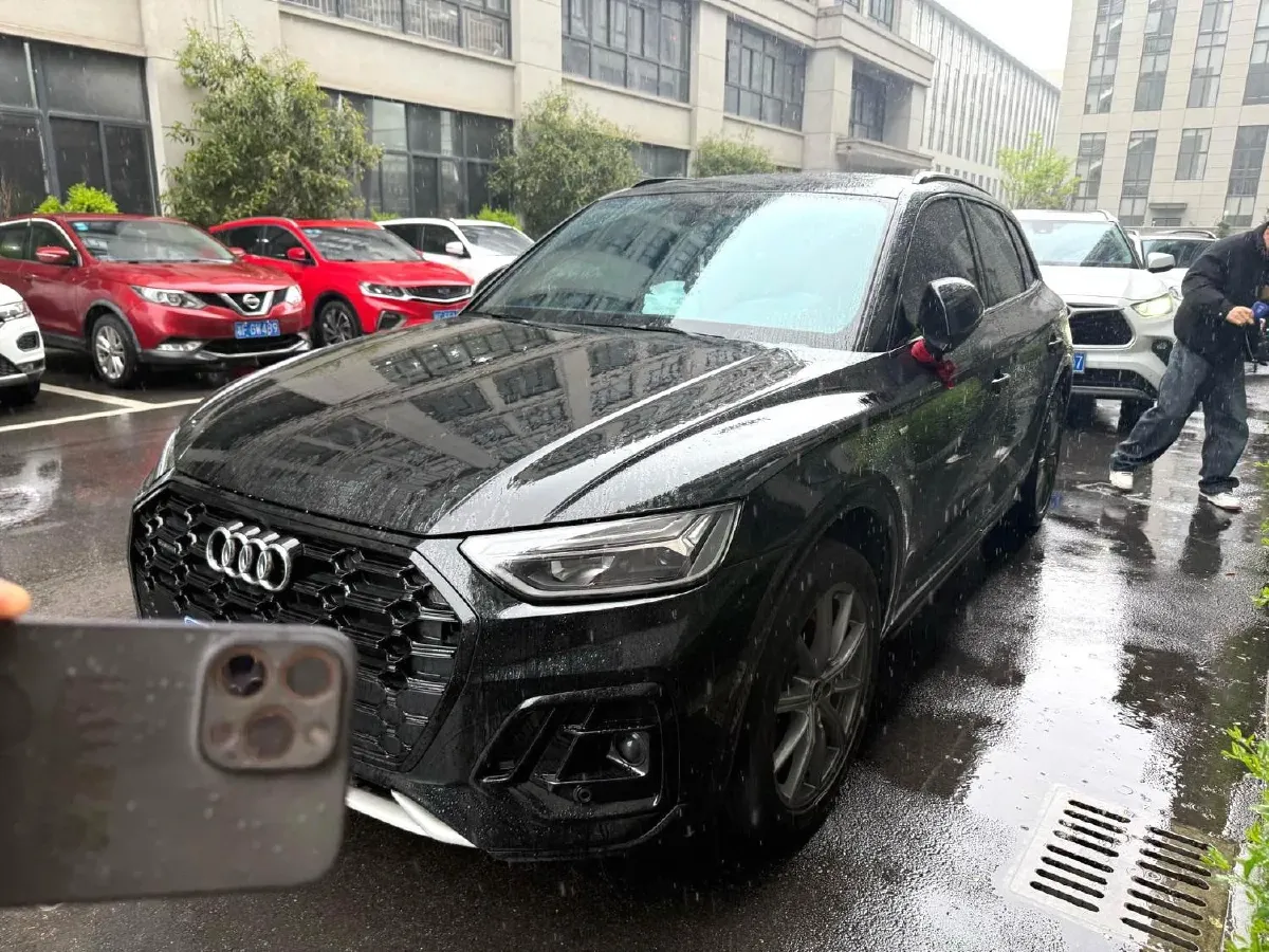 2024 Audi Q5L 2.0T 245HP L4 7DCT,autocango,china used car exporter,china ev exporter,chinese used car exporter,chinese used ev exporter