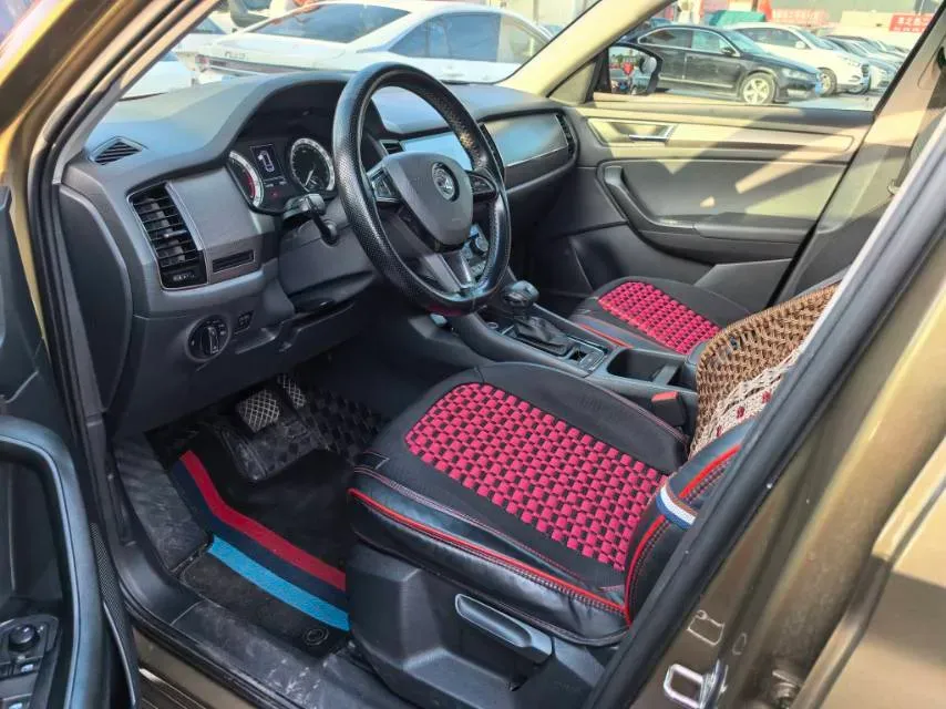 2018 Skoda Kodiak 2.0T 186HP L4 7DCT,autocango,china used car exporter,china ev exporter,chinese used car exporter,chinese used ev exporter