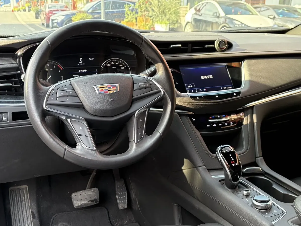 2021 Cadillac XT5 2.0T 237HP L4 9AT,autocango,china used car exporter,china ev exporter,chinese used car exporter,chinese used ev exporter