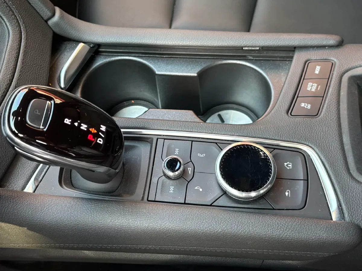 2021 Cadillac XT5 2.0T 237HP L4 9AT,autocango,china used car exporter,china ev exporter,chinese used car exporter,chinese used ev exporter