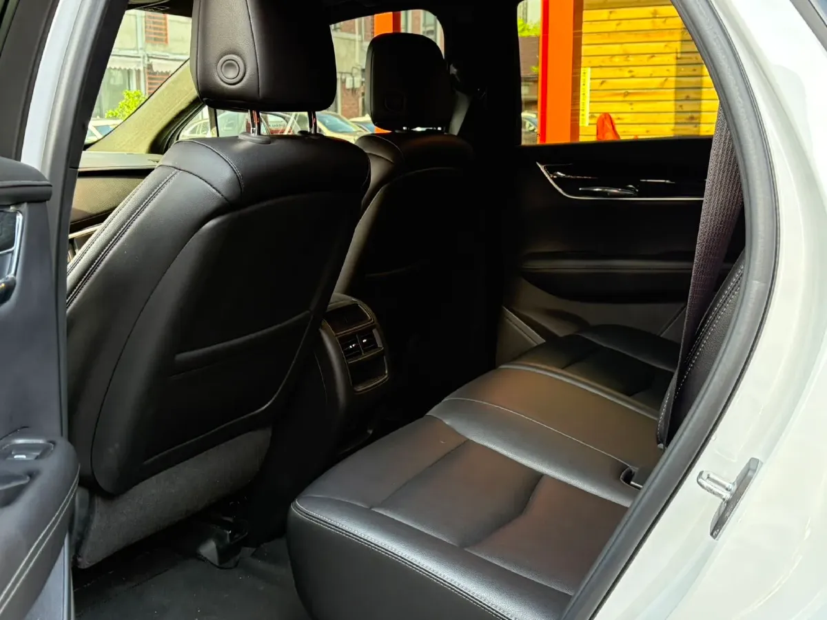 2021 Cadillac XT5 2.0T 237HP L4 9AT,autocango,china used car exporter,china ev exporter,chinese used car exporter,chinese used ev exporter