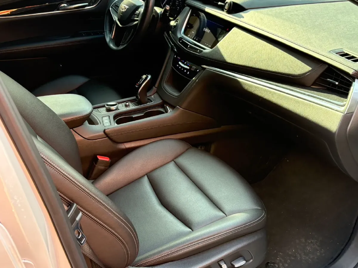 2021 Cadillac XT5 2.0T 237HP L4 9AT,autocango,china used car exporter,china ev exporter,chinese used car exporter,chinese used ev exporter