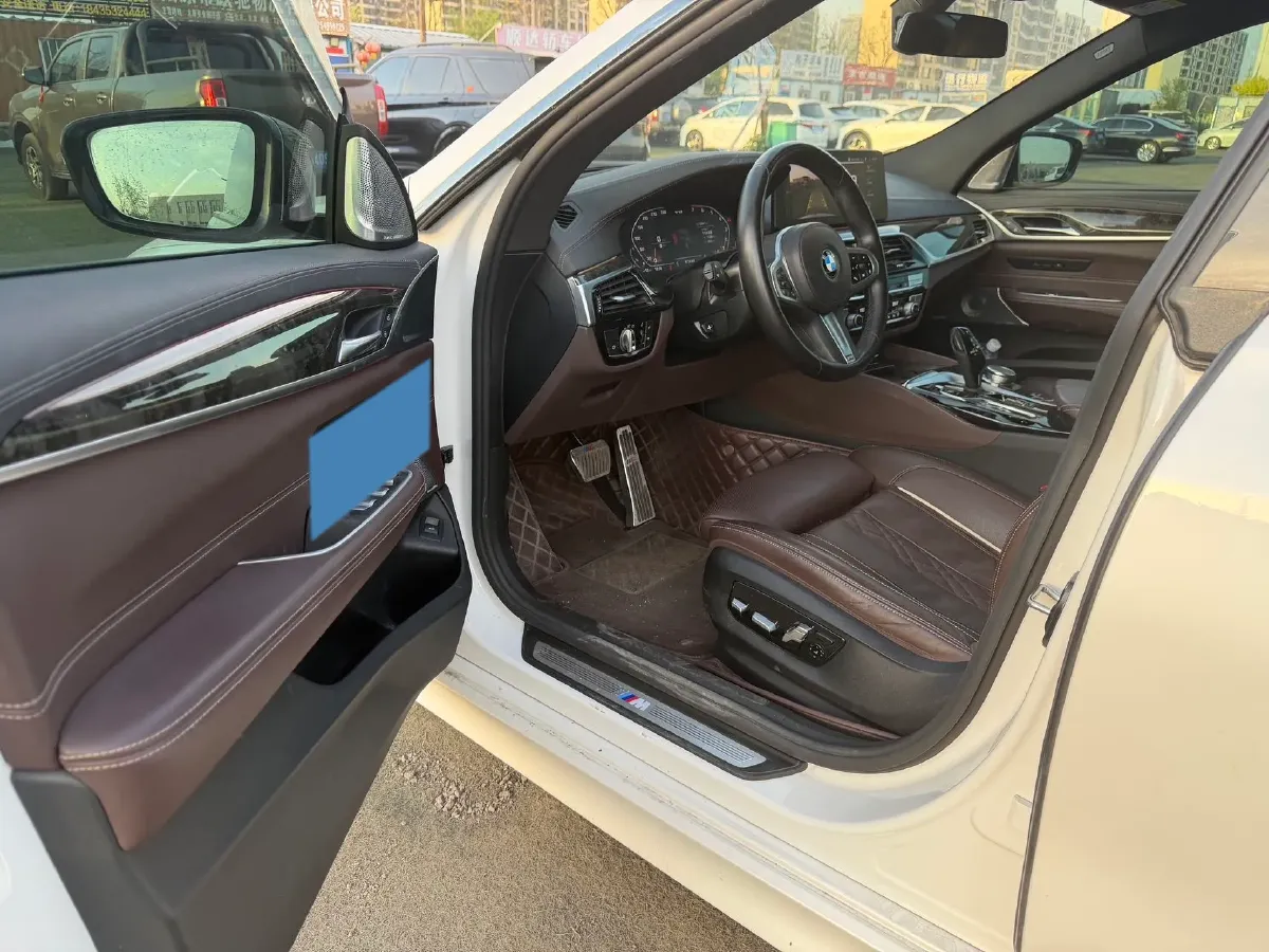 2022 BMW 6 Series GT 2.0T 245HP L4 8AT,autocango,china used car exporter,china ev exporter,chinese used car exporter,chinese used ev exporter