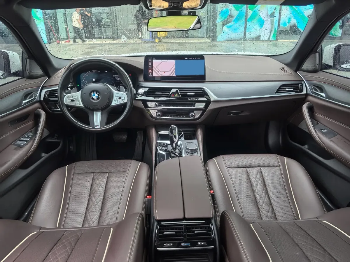 2023 BMW 5 Series 2.0T 245HP L4 8AT,autocango,china used car exporter,china ev exporter,chinese used car exporter,chinese used ev exporter