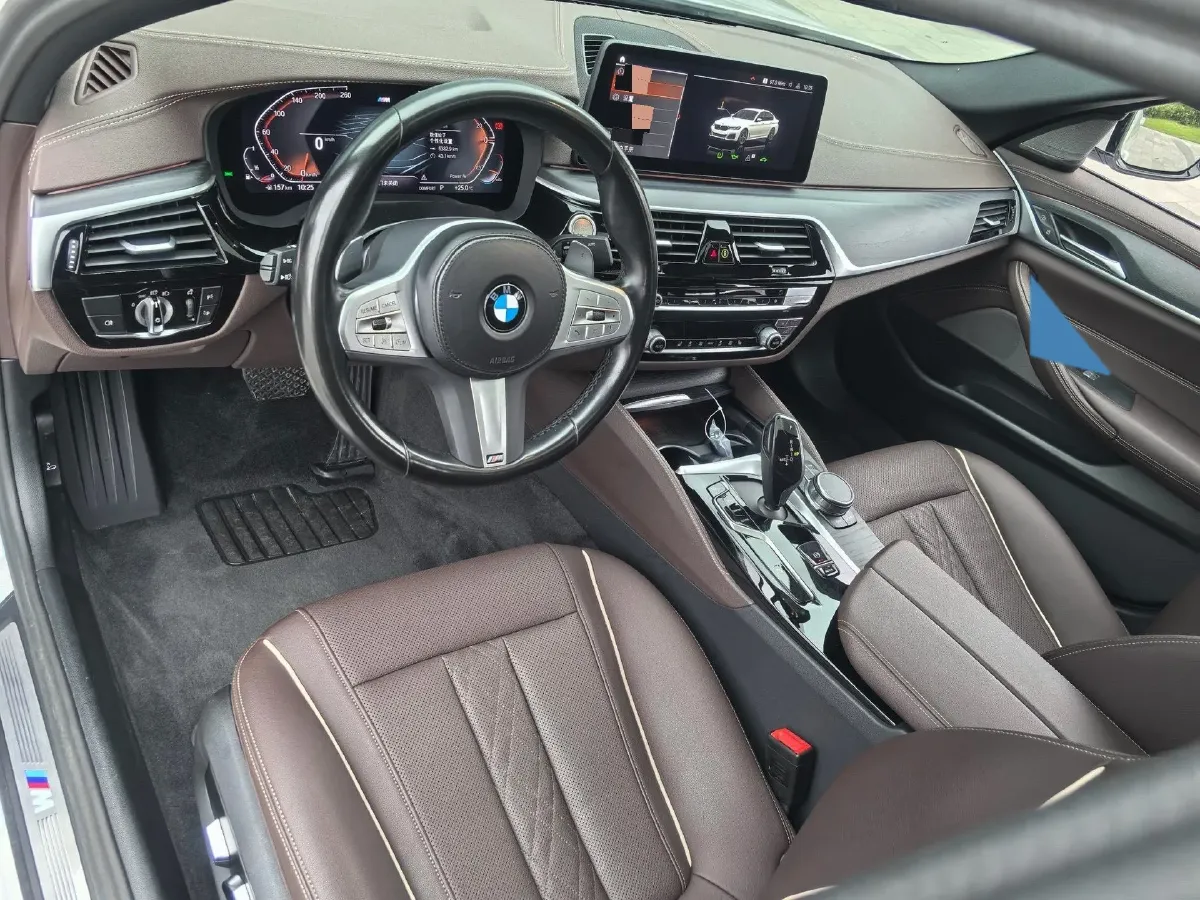 2023 BMW 5 Series 2.0T 245HP L4 8AT,autocango,china used car exporter,china ev exporter,chinese used car exporter,chinese used ev exporter