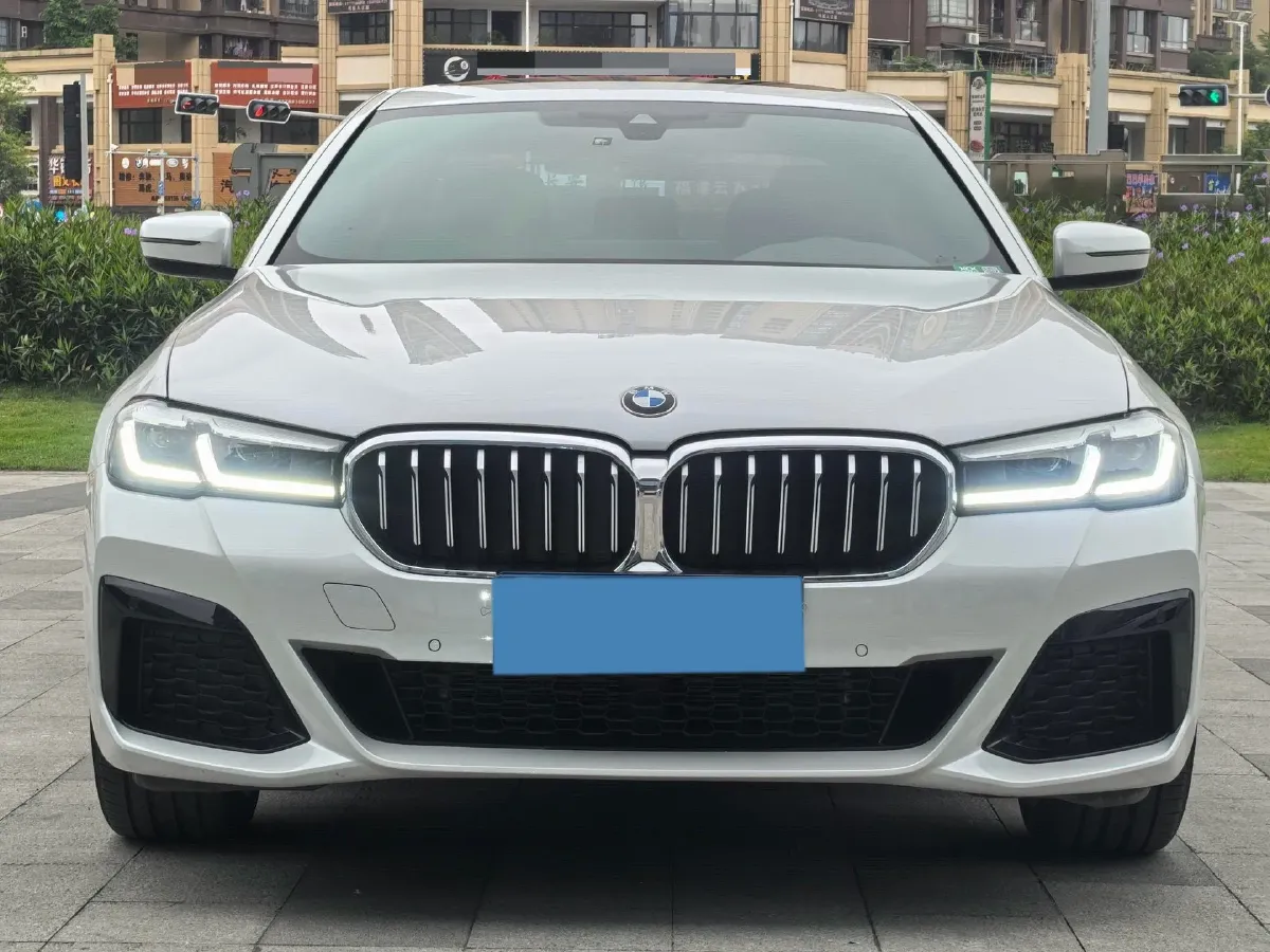 2023 BMW 5 Series 2.0T 245HP L4 8AT,autocango,china used car exporter,china ev exporter,chinese used car exporter,chinese used ev exporter