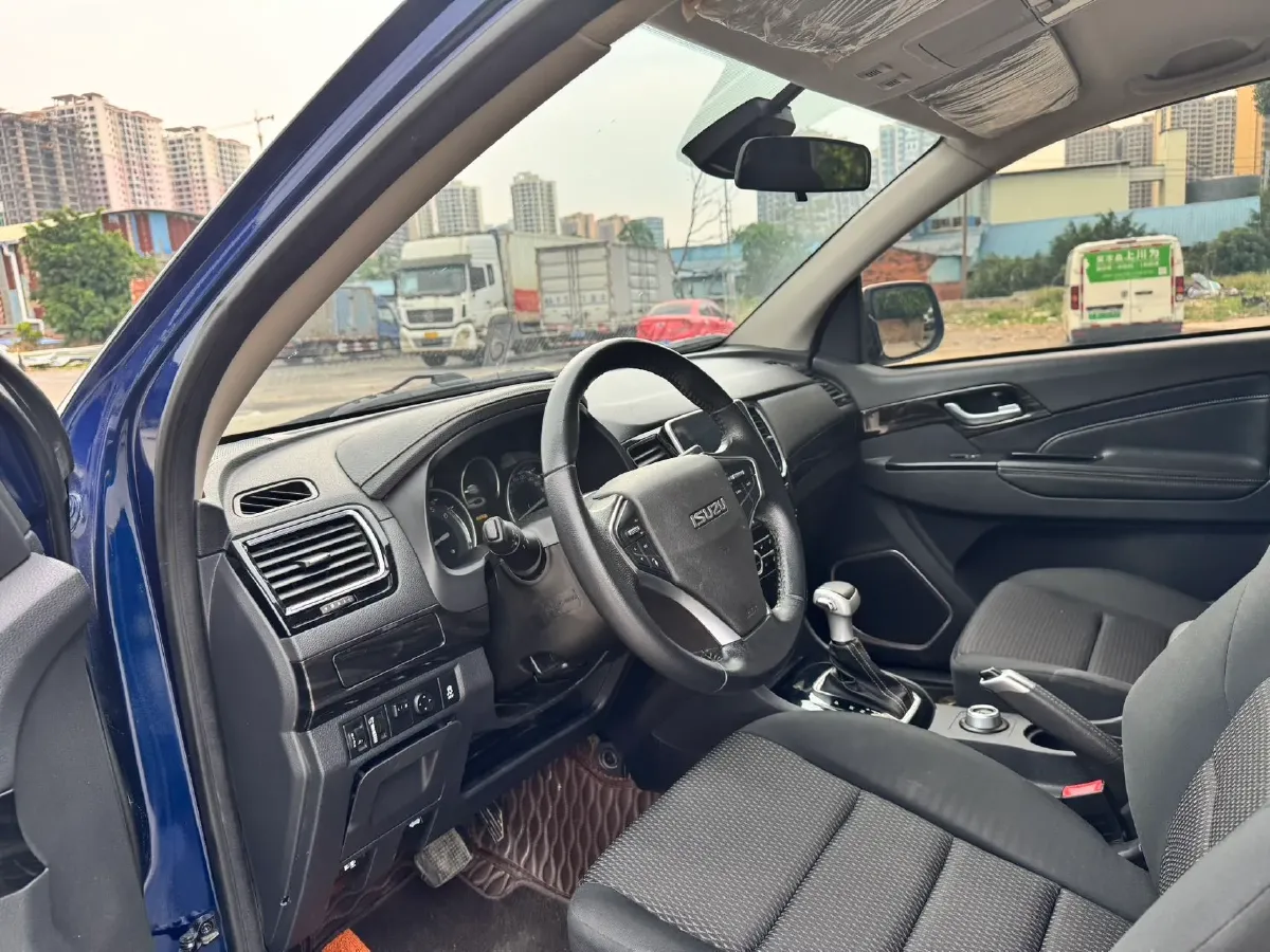 2020 Mitsubishi Outlander 2.4L 192HP L4 CVT,autocango,china used car exporter,china ev exporter,chinese used car exporter,chinese used ev exporter