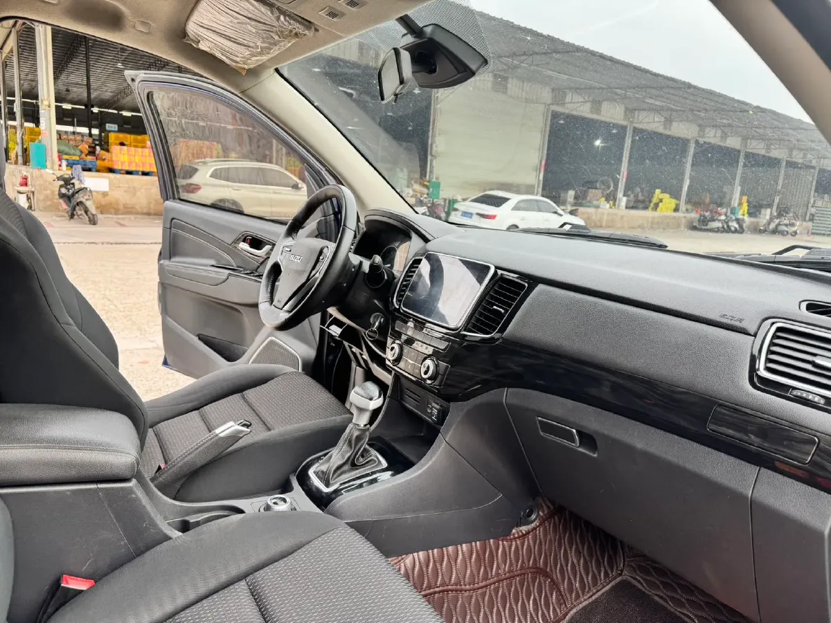 2020 Mitsubishi Outlander 2.4L 192HP L4 CVT,autocango,china used car exporter,china ev exporter,chinese used car exporter,chinese used ev exporter