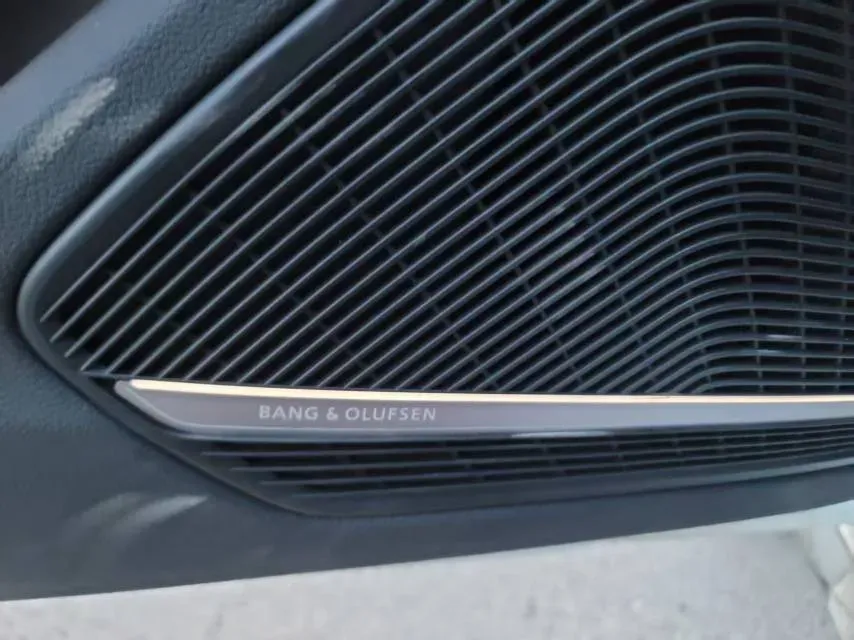 2024 Audi A4L 2.0T 190HP L4 7DCT,autocango,china used car exporter,china ev exporter,chinese used car exporter,chinese used ev exporter