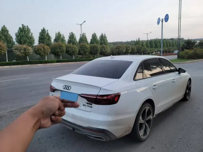 2024 Audi A4L 2.0T 190HP L4 7DCT,autocango,china used car exporter,china ev exporter,chinese used car exporter,chinese used ev exporter