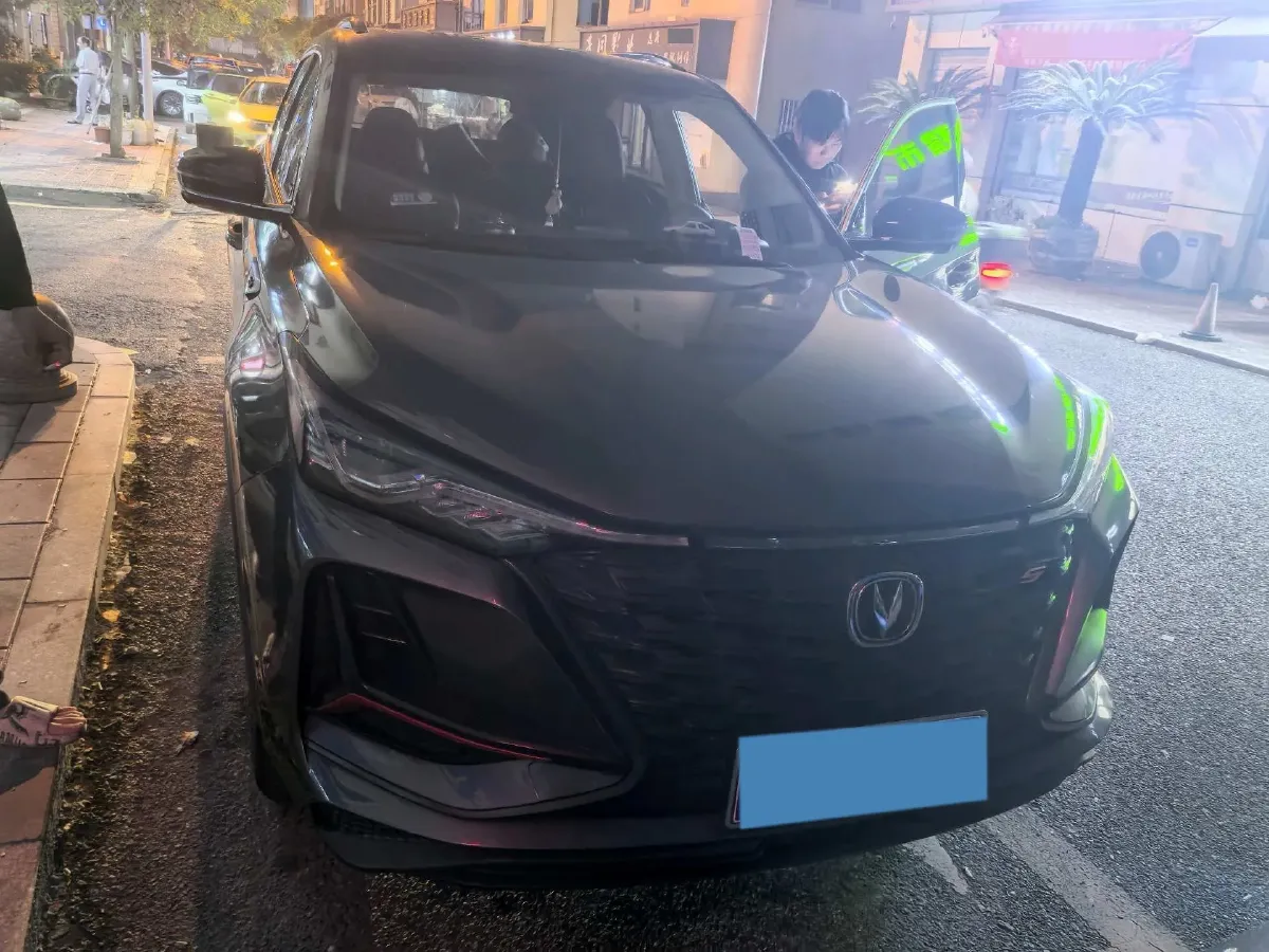 2022 ChangAn CS75 Plus 1.5T 178HP L4 6AT,autocango,china used car exporter,china ev exporter,chinese used car exporter,chinese used ev exporter