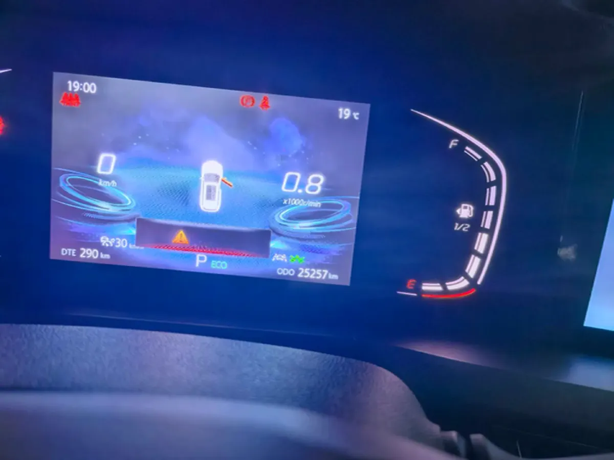 2022 ChangAn CS75 Plus 1.5T 178HP L4 6AT,autocango,china used car exporter,china ev exporter,chinese used car exporter,chinese used ev exporter