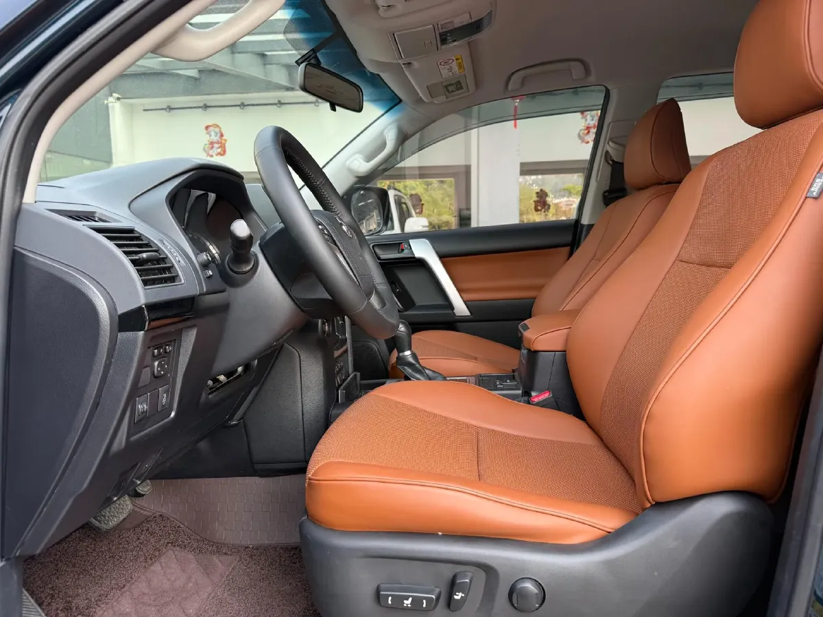 2020 Toyota Yaris 1.6T 261HP L3 6MT,autocango,china used car exporter,china ev exporter,chinese used car exporter,chinese used ev exporter