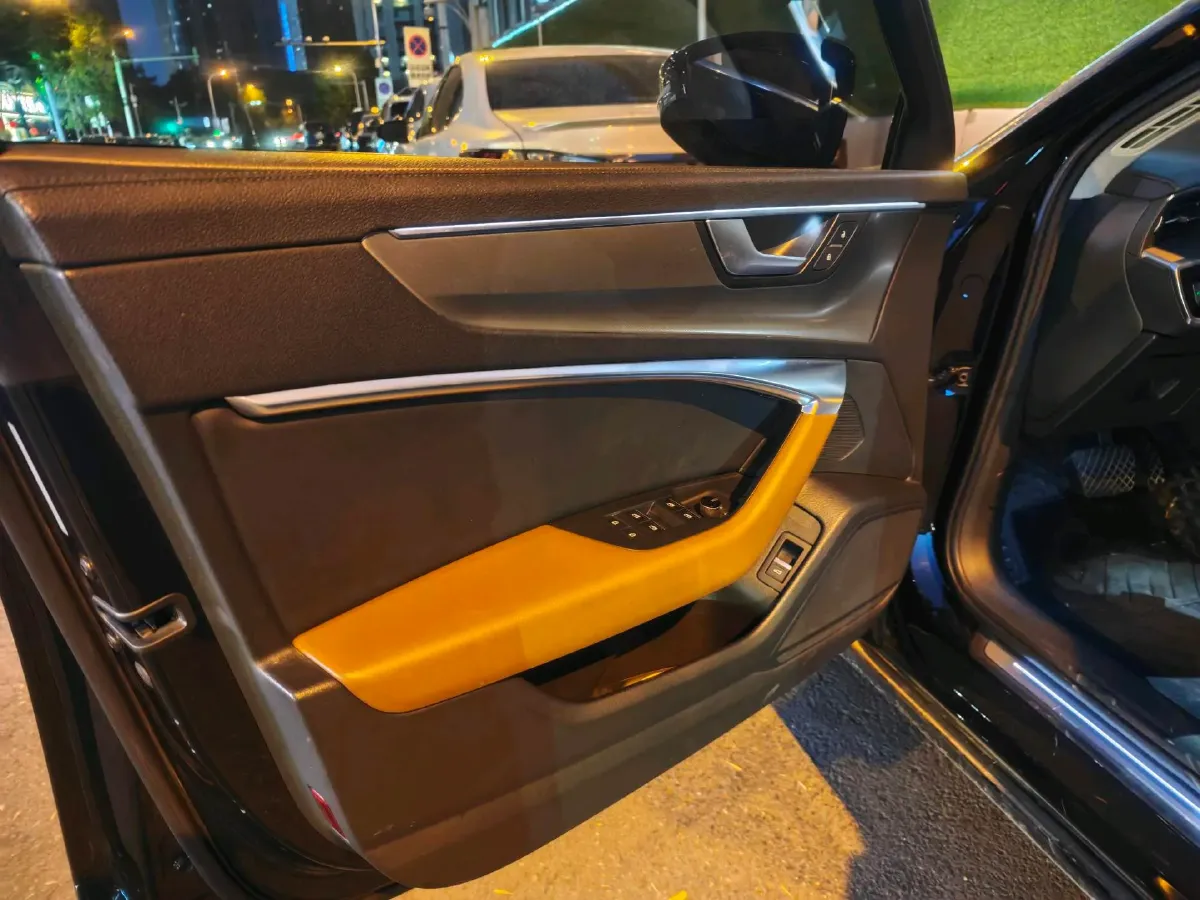 2021 Audi A6L 2.0T 224HP L4 7DCT,autocango,china used car exporter,china ev exporter,chinese used car exporter,chinese used ev exporter