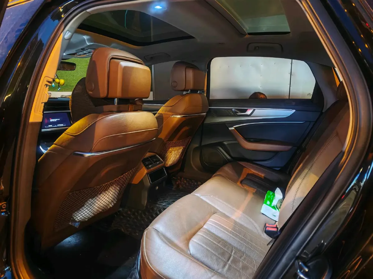 2021 Audi A6L 2.0T 224HP L4 7DCT,autocango,china used car exporter,china ev exporter,chinese used car exporter,chinese used ev exporter