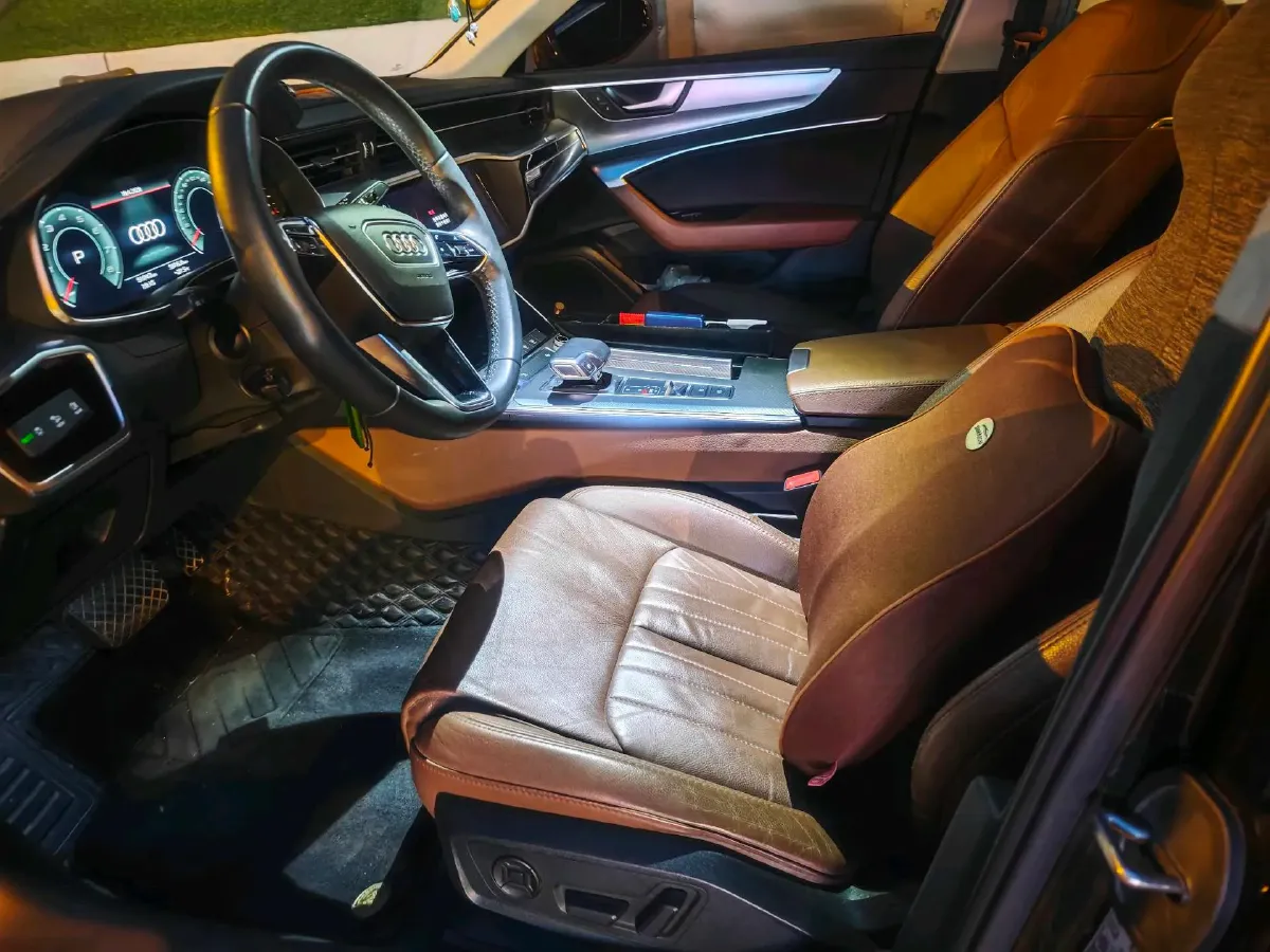 2021 Audi A6L 2.0T 224HP L4 7DCT,autocango,china used car exporter,china ev exporter,chinese used car exporter,chinese used ev exporter