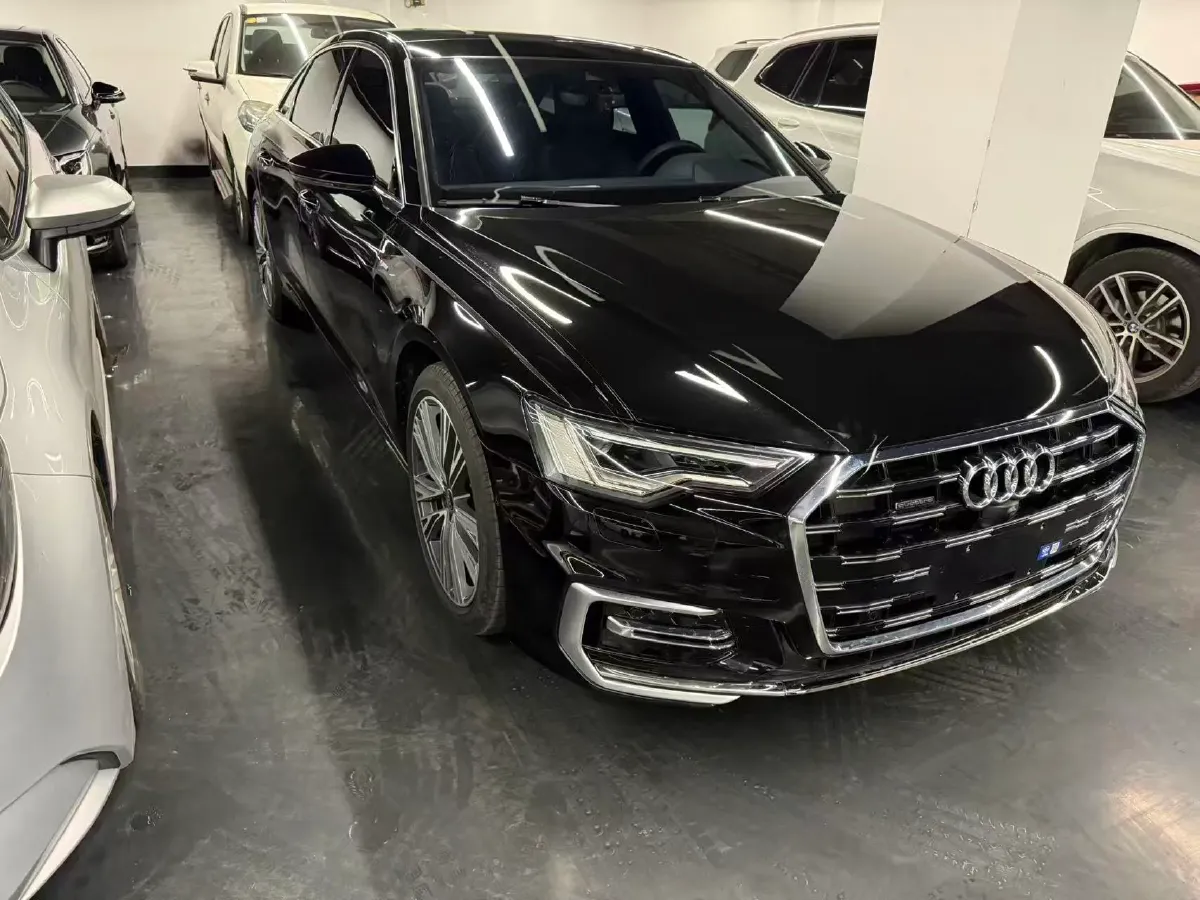 2025 Audi A6L 2.0T 245HP L4 7DCT,autocango,china used car exporter,china ev exporter,chinese used car exporter,chinese used ev exporter