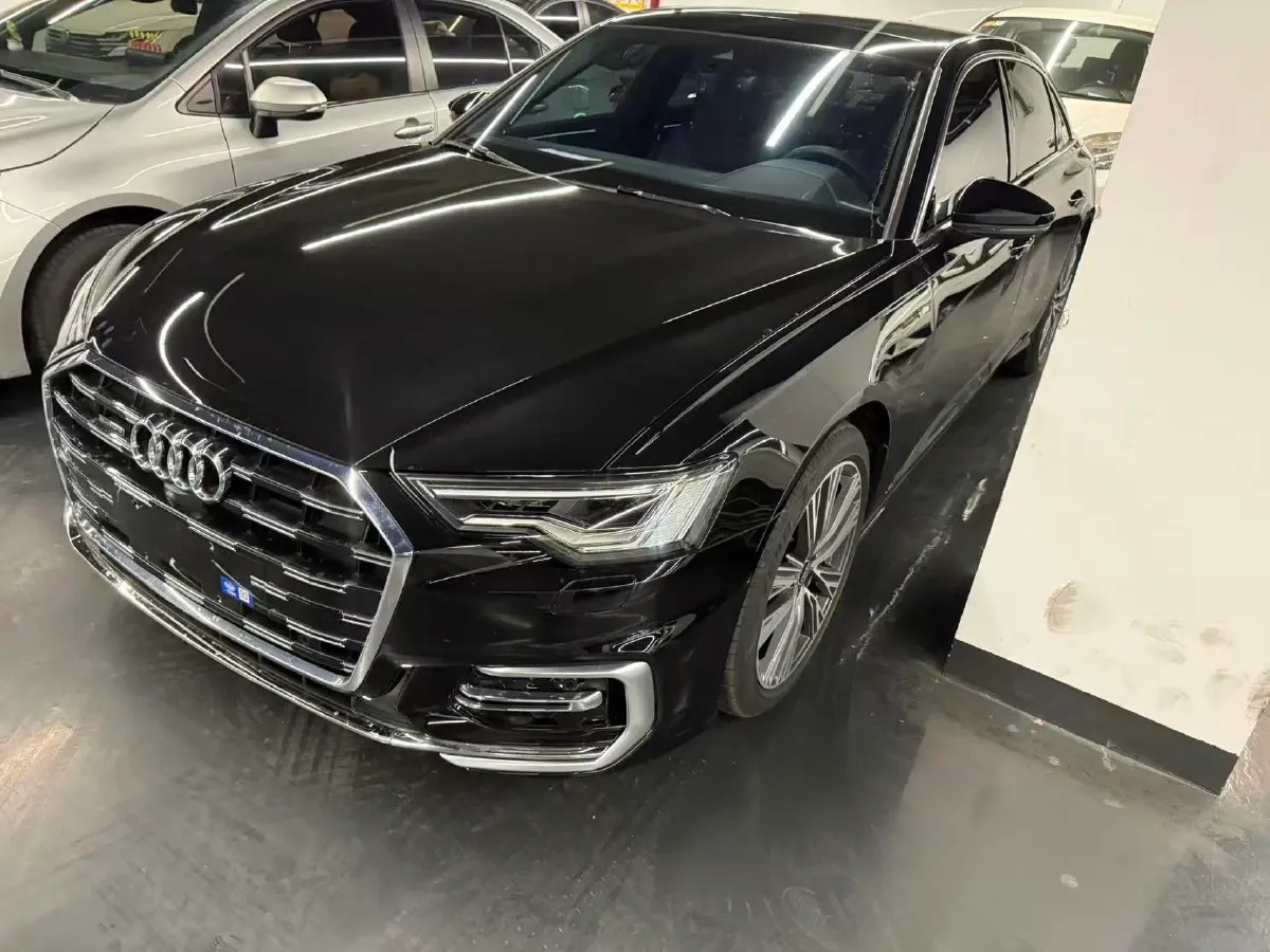 2025 Audi A6L 2.0T 245HP L4 7DCT,autocango,china used car exporter,china ev exporter,chinese used car exporter,chinese used ev exporter