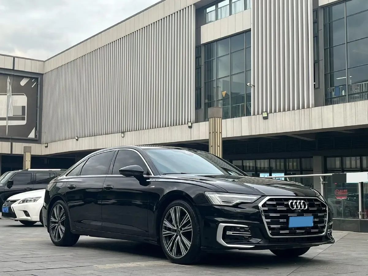 2024 Audi A6L 2.0T 245HP L4 7DCT,autocango,china used car exporter,china ev exporter,chinese used car exporter,chinese used ev exporter