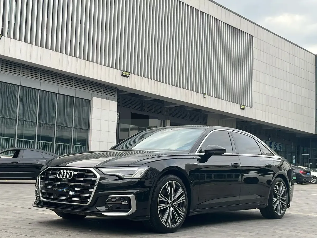 2024 Audi A6L 2.0T 245HP L4 7DCT,autocango,china used car exporter,china ev exporter,chinese used car exporter,chinese used ev exporter