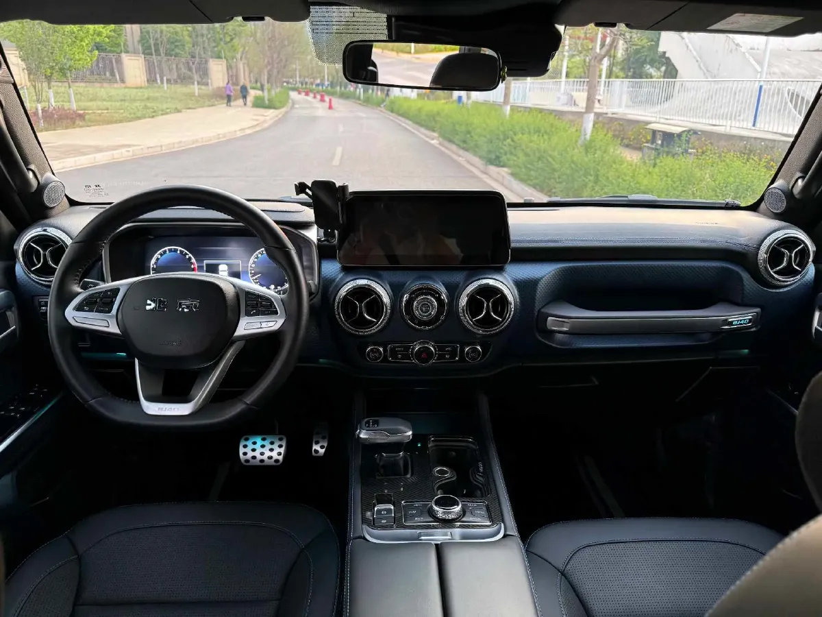 2020 Beijing BJ40 2.0T 224HP L4 8AT,autocango,china used car exporter,china ev exporter,chinese used car exporter,chinese used ev exporter