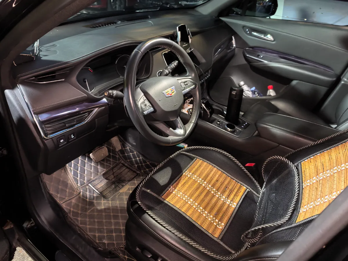 2021 Cadillac XT4 2.0T 237HP L4 9AT,autocango,china used car exporter,china ev exporter,chinese used car exporter,chinese used ev exporter