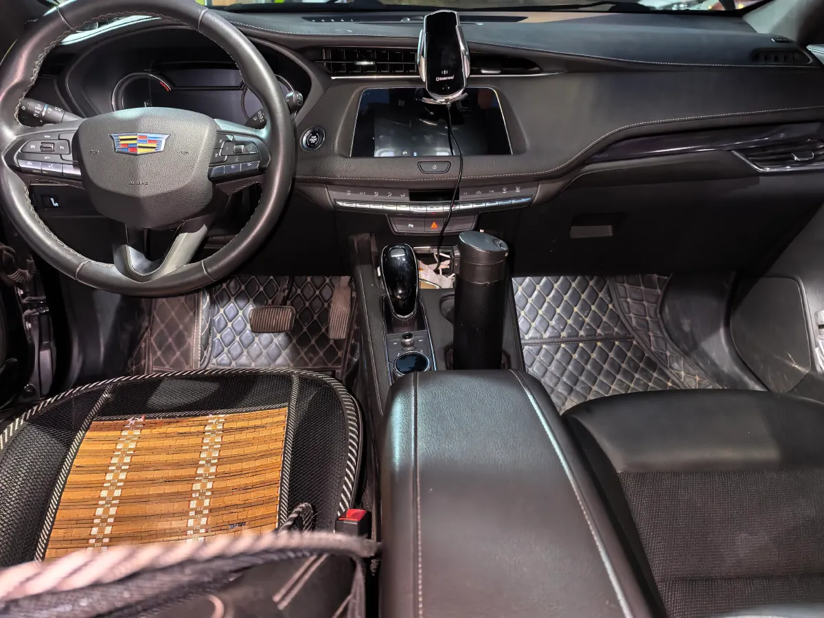 2021 Cadillac XT4 2.0T 237HP L4 9AT,autocango,china used car exporter,china ev exporter,chinese used car exporter,chinese used ev exporter