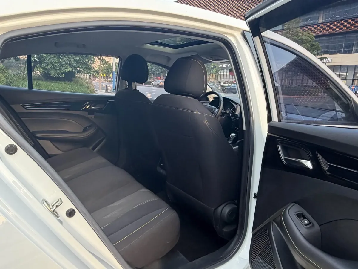 2021 Roewe i5 1.5L 120HP L4 CVT,autocango,china used car exporter,china ev exporter,chinese used car exporter,chinese used ev exporter