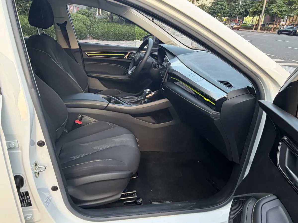 2021 Roewe i5 1.5L 120HP L4 CVT,autocango,china used car exporter,china ev exporter,chinese used car exporter,chinese used ev exporter